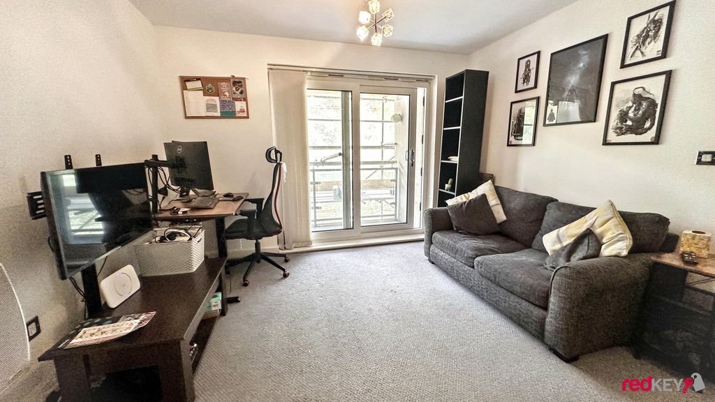 Property photo 1 of 6 Lounge