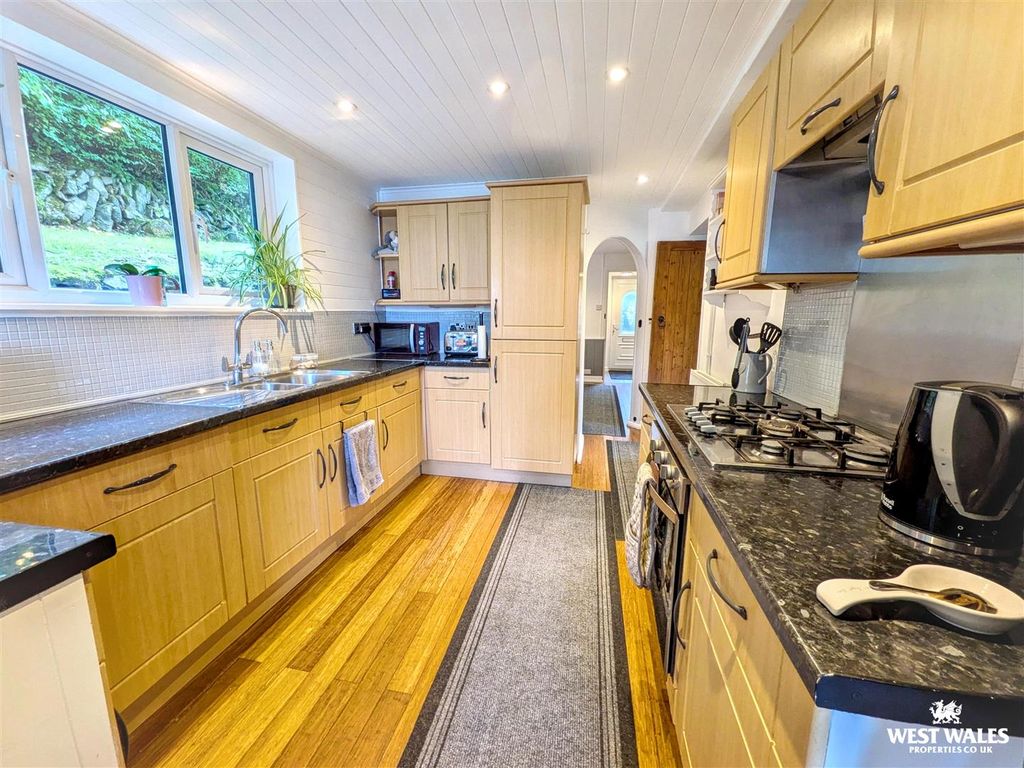 Property photo 3 of 43 24853.Jpg