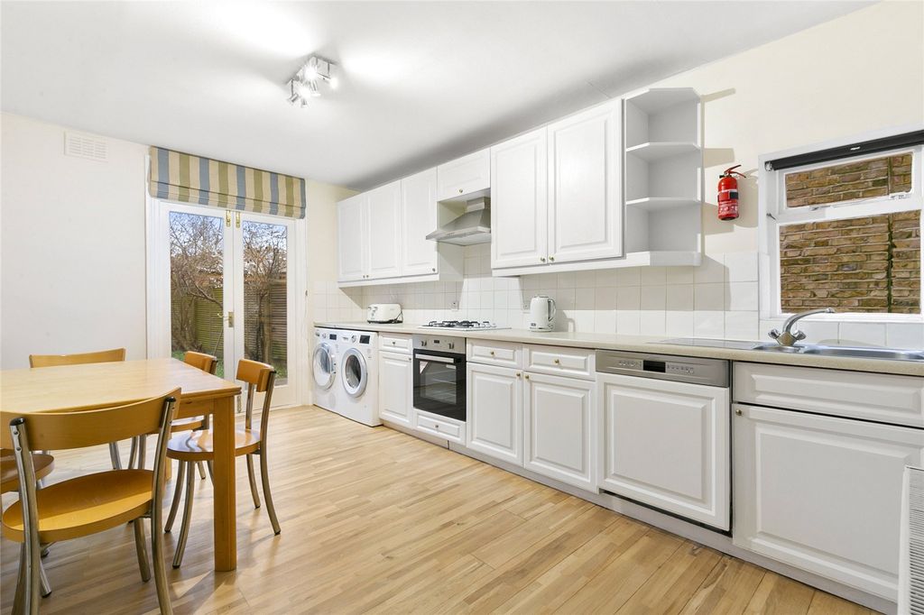 Property photo 2 of 11 Kitchen