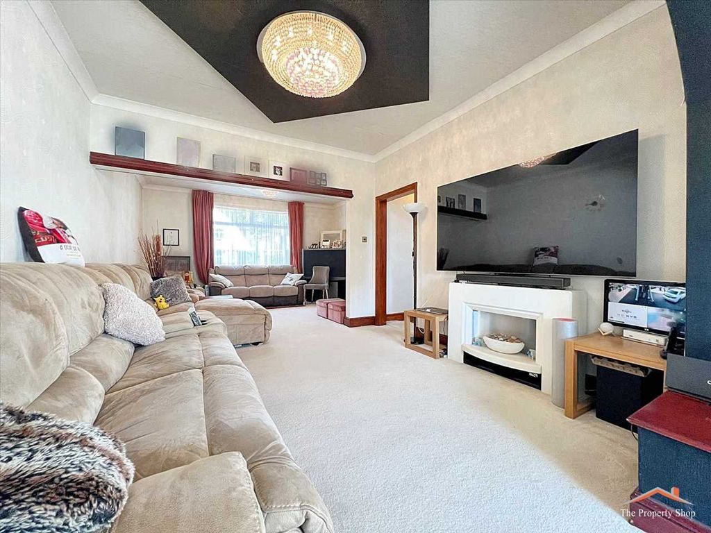 Property photo 2 of 25