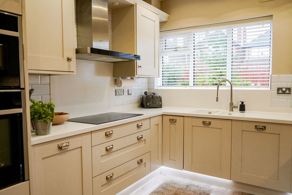 Property photo 3 of 36 Dsc03503