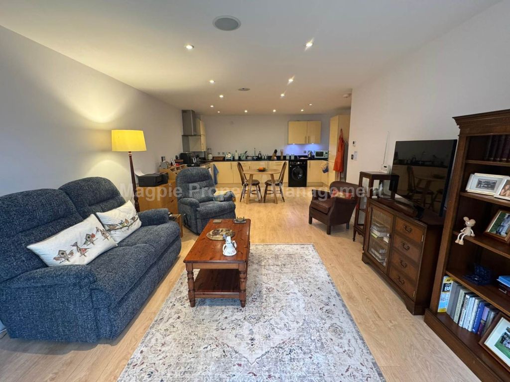 Property photo 3 of 9