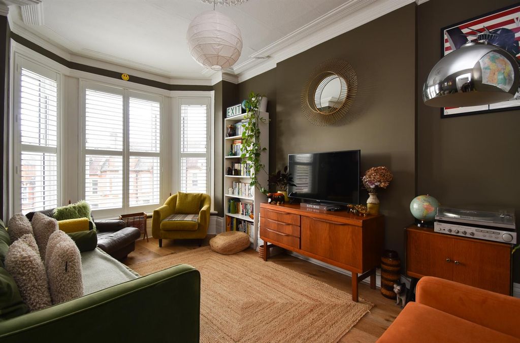 Property photo 3 of 27 Living Room