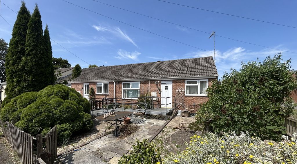Property photo 1 of 8