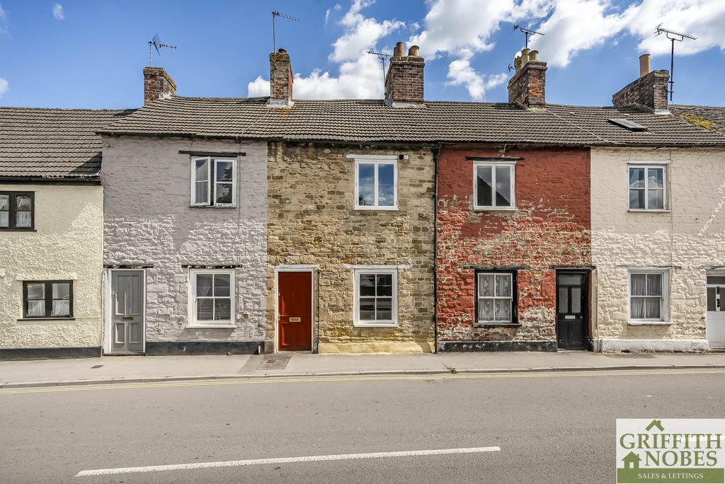 Property photo 1 of 16 Bear Street Front