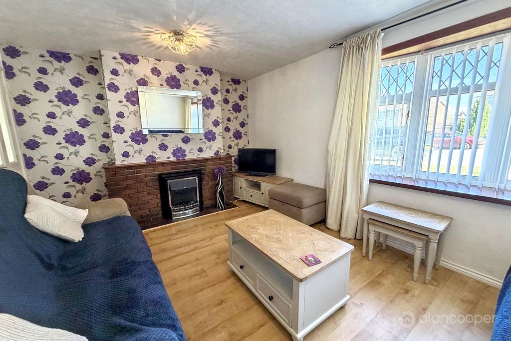Property photo 2 of 14 5086983