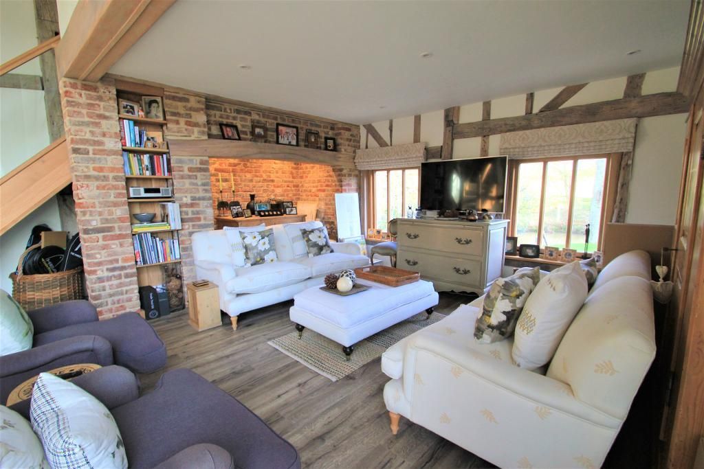 Property photo 3 of 18 Photo 3