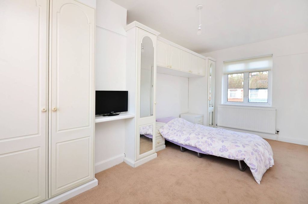 Property photo 3 of 7