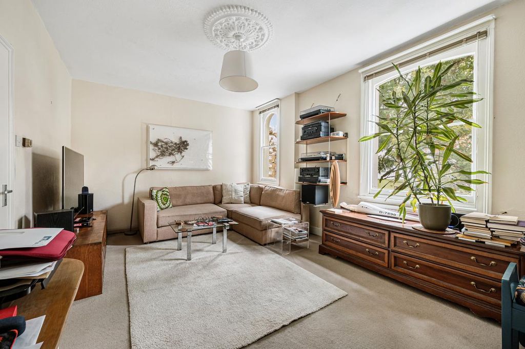 Property photo 2 of 6 Fff 138 Dalling Road-2.Jpg
