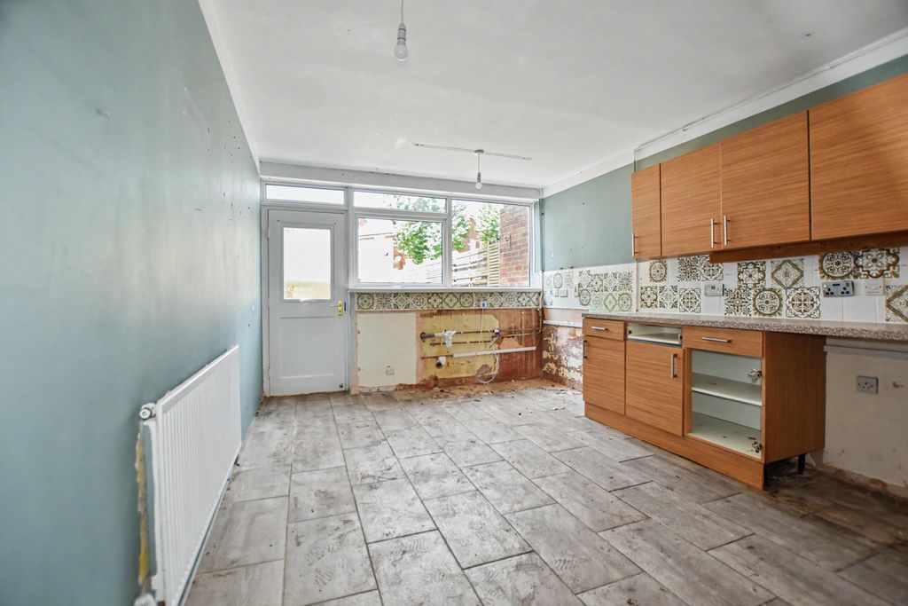 Property photo 3 of 17 18 Mason Close, Bexleyheath, Kent, Da7 4Na