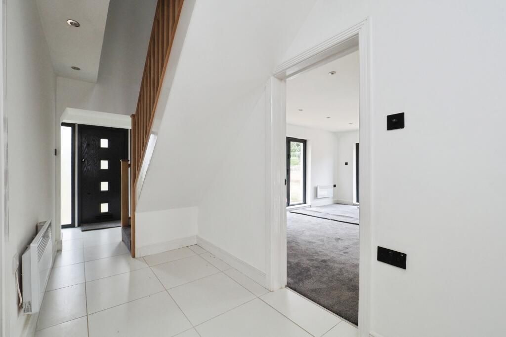 Property photo 2 of 25