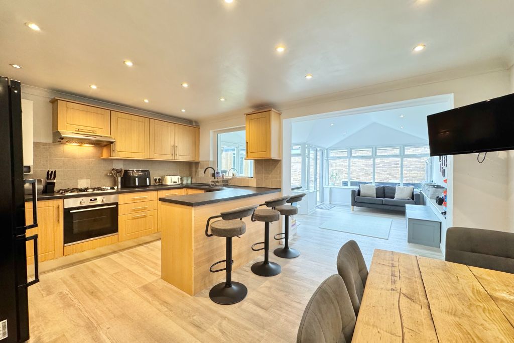 Property photo 2 of 18 Kitchen/Diner