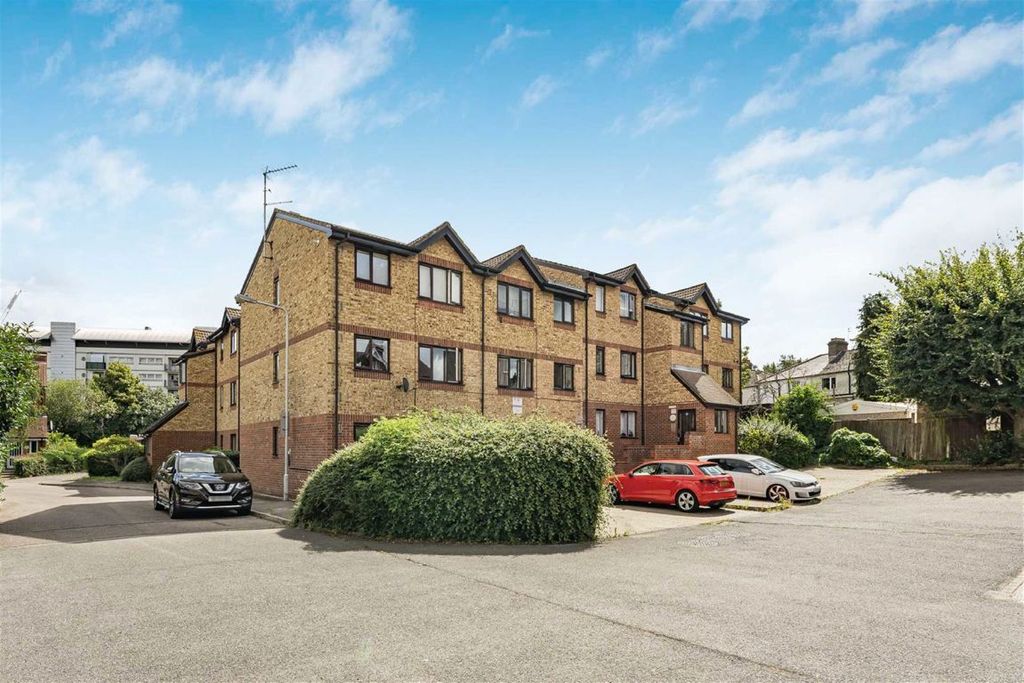 Property photo 1 of 7