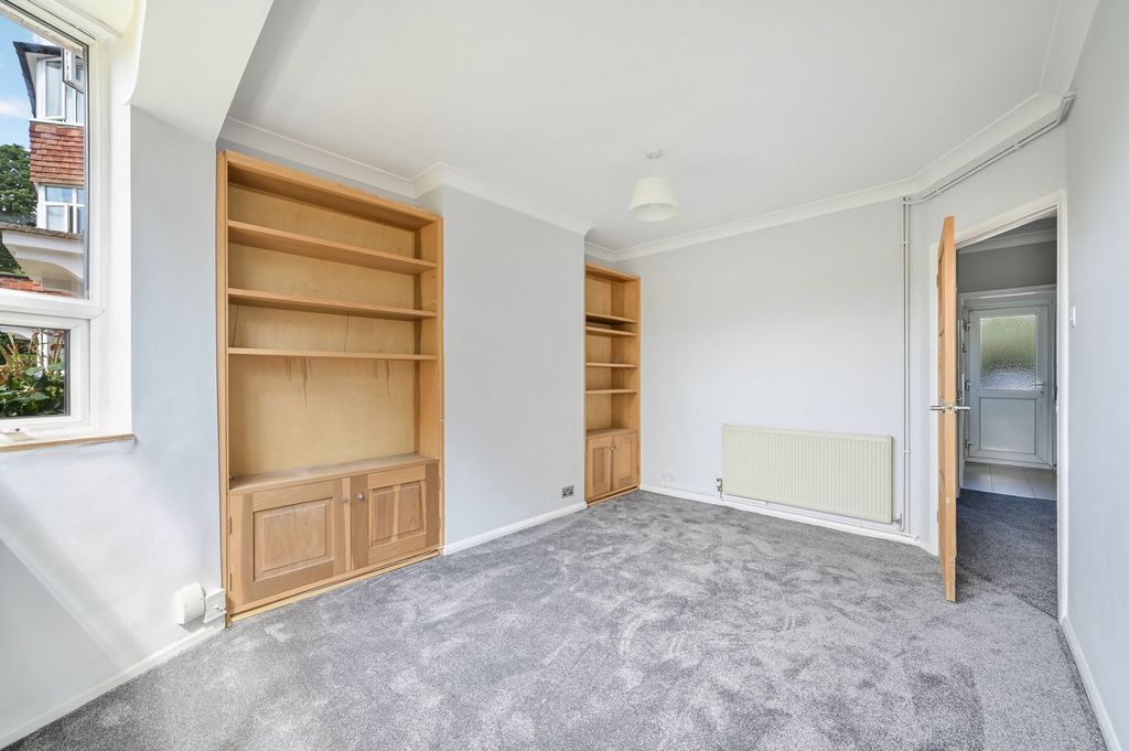 Property photo 3 of 8