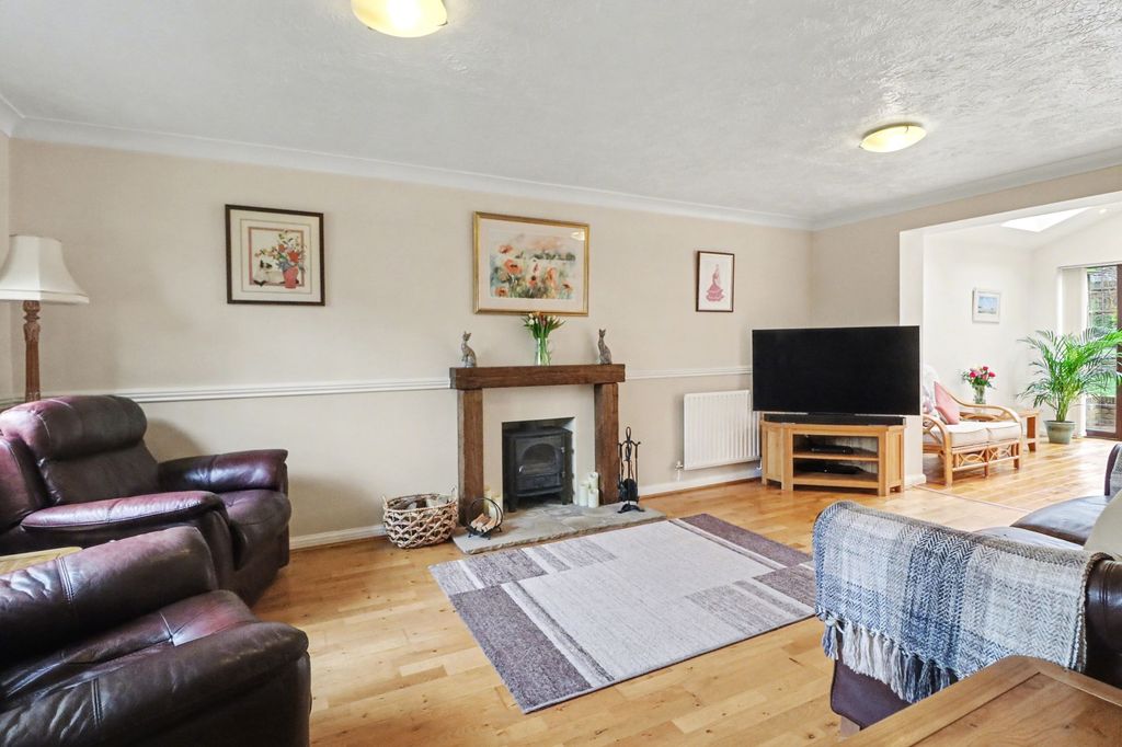 Property photo 3 of 20