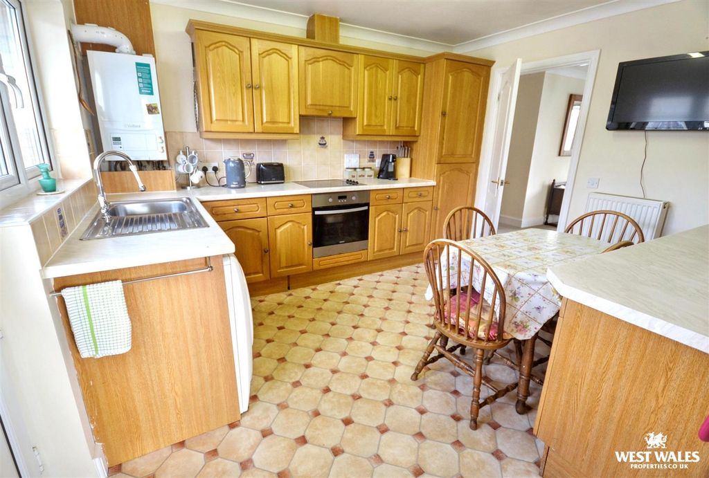 Property photo 2 of 24 012.Jpg