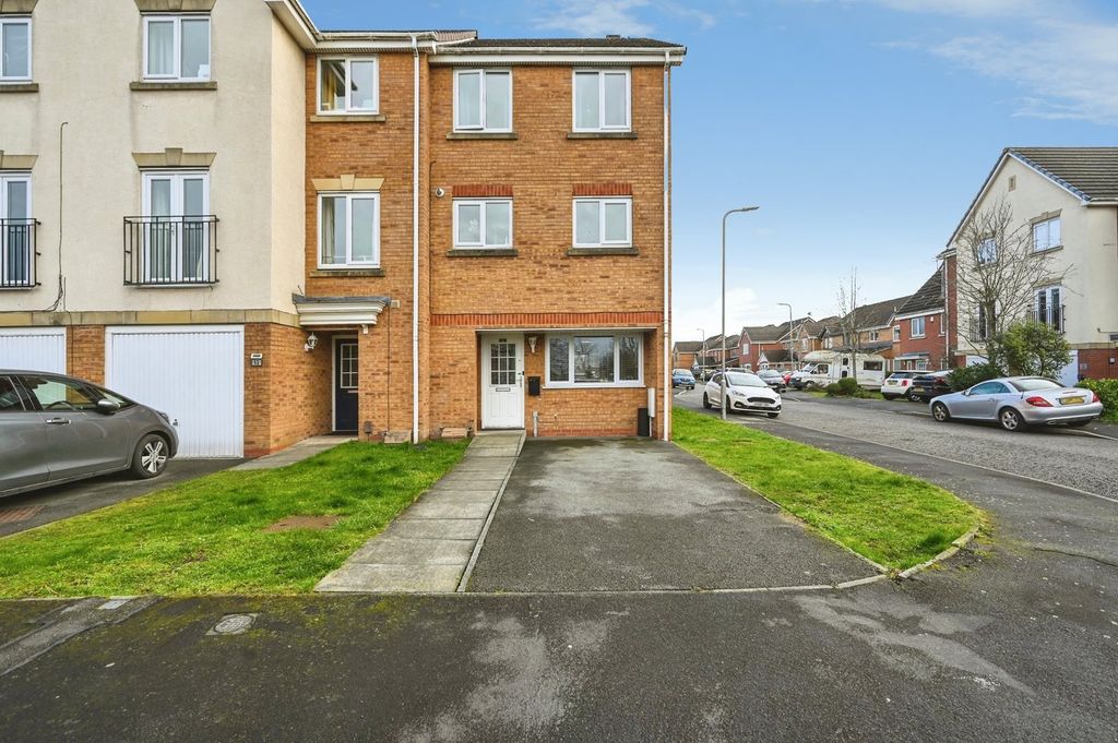 Property photo 1 of 18