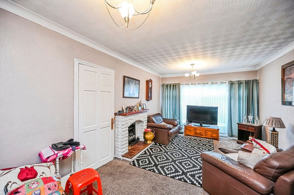 Property photo 2 of 17 Photo