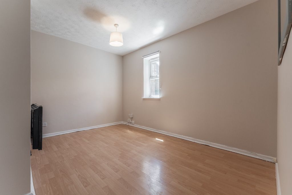 Property photo 2 of 14 4955812