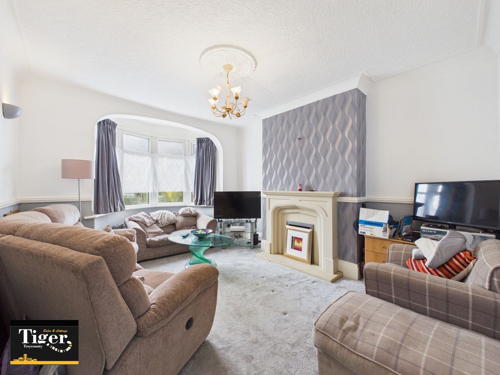 Property photo 3 of 19 Cam03440G0-Pr0651-Still001