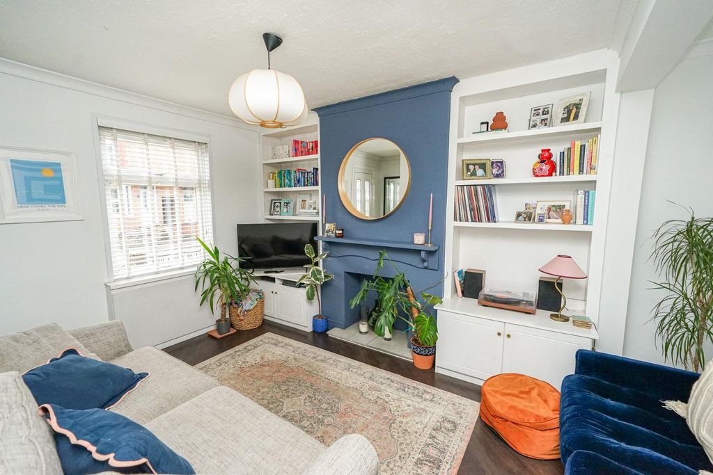 Property photo 2 of 19