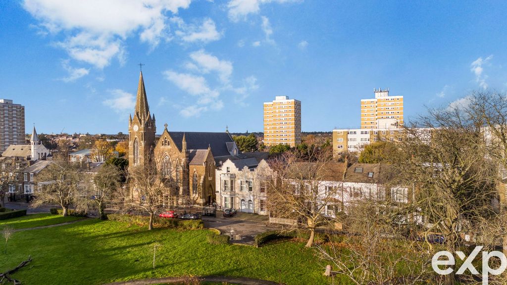 Property photo 3 of 18