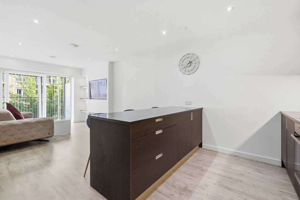 Property photo 3 of 13 12_Img_8806