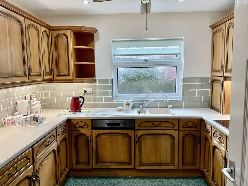 Property photo 2 of 13 Picture No. 16