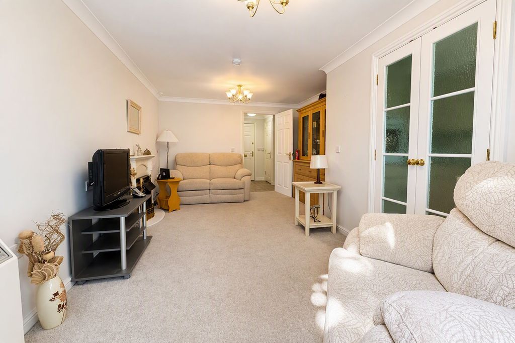Property photo 3 of 13