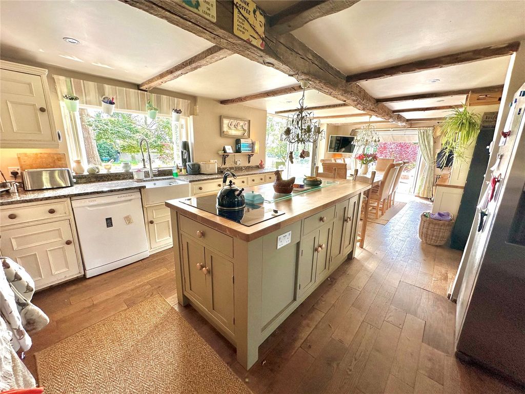 Property photo 2 of 21 Picture No. 28