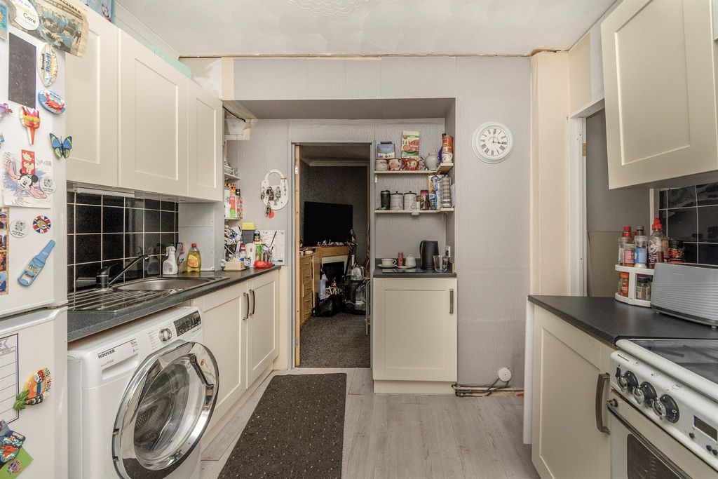 Property photo 3 of 13
