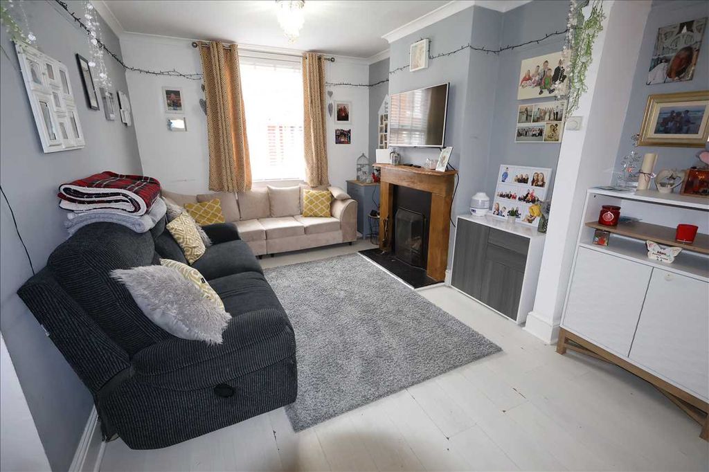 Property photo 3 of 12 Lounge Area