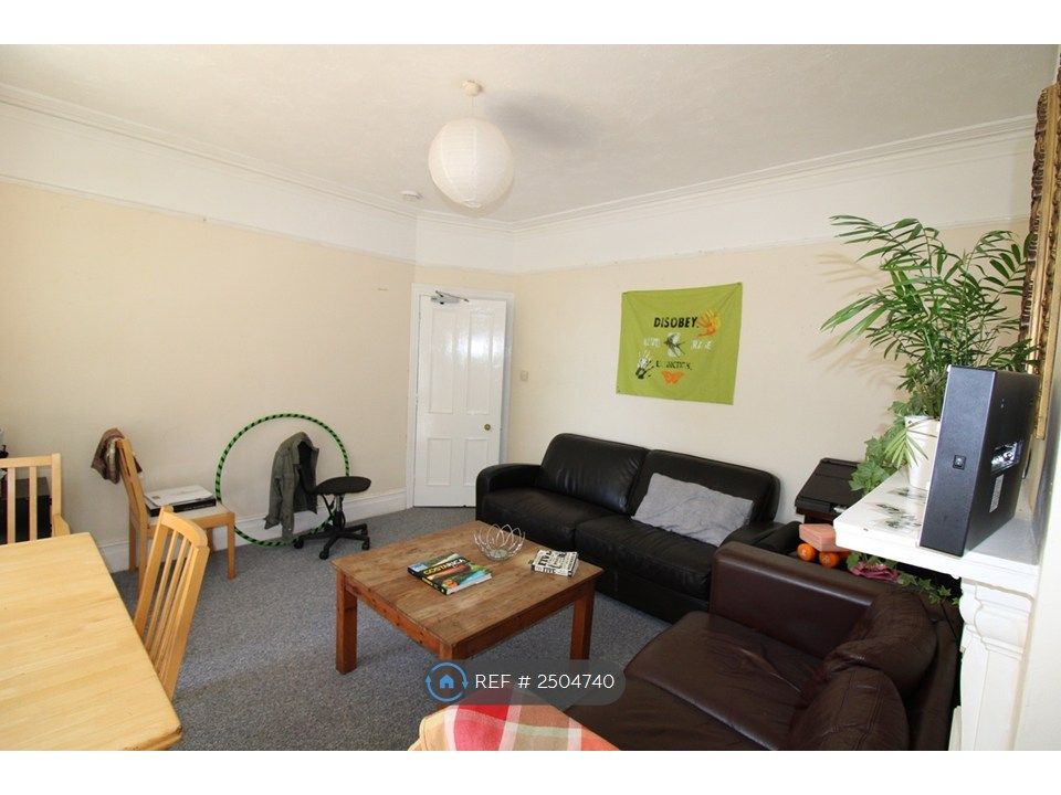 Property photo 1 of 24 Communal Lounge