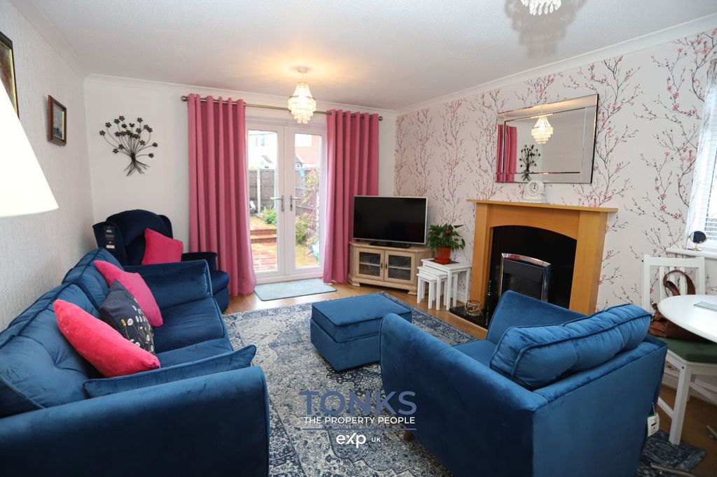 Property photo 3 of 17