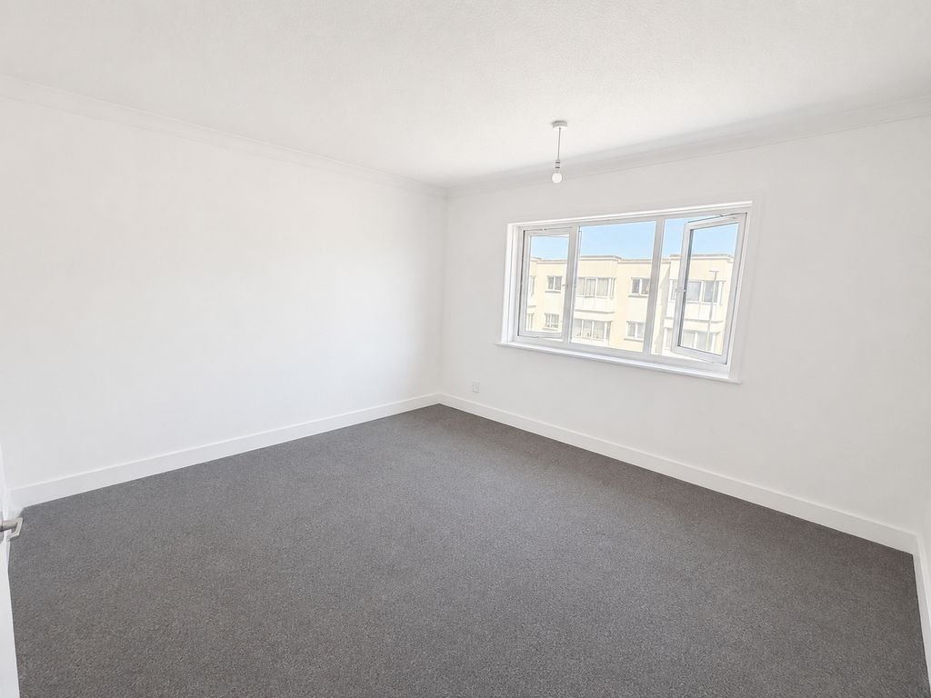 Property photo 3 of 5 Master Bedroom