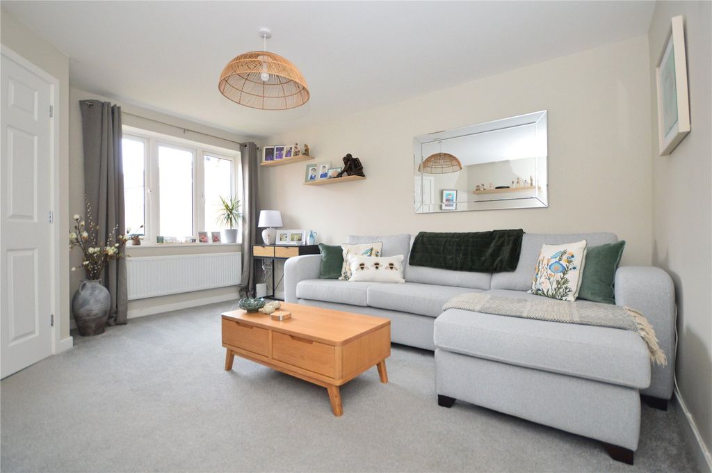 Property photo 2 of 19 Picture No. 21