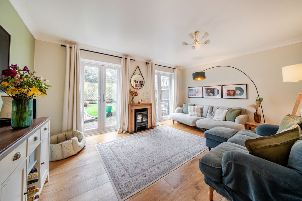 Property photo 2 of 21