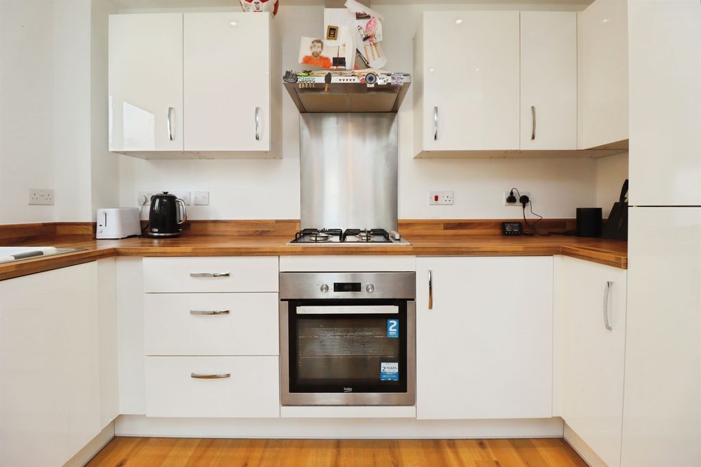 Property photo 3 of 20