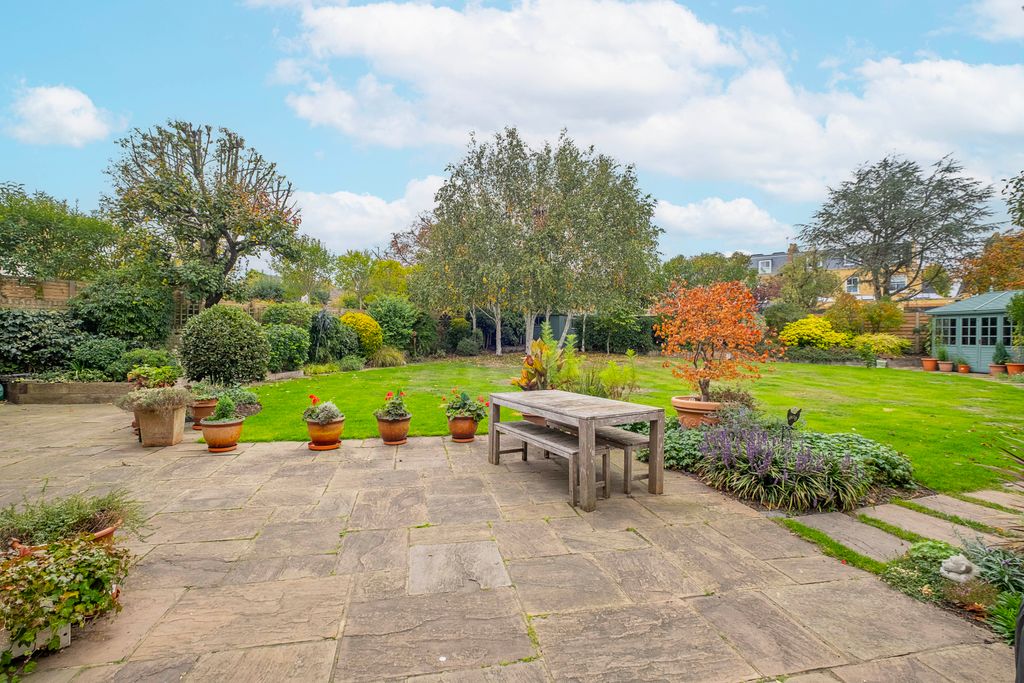 Property photo 2 of 39