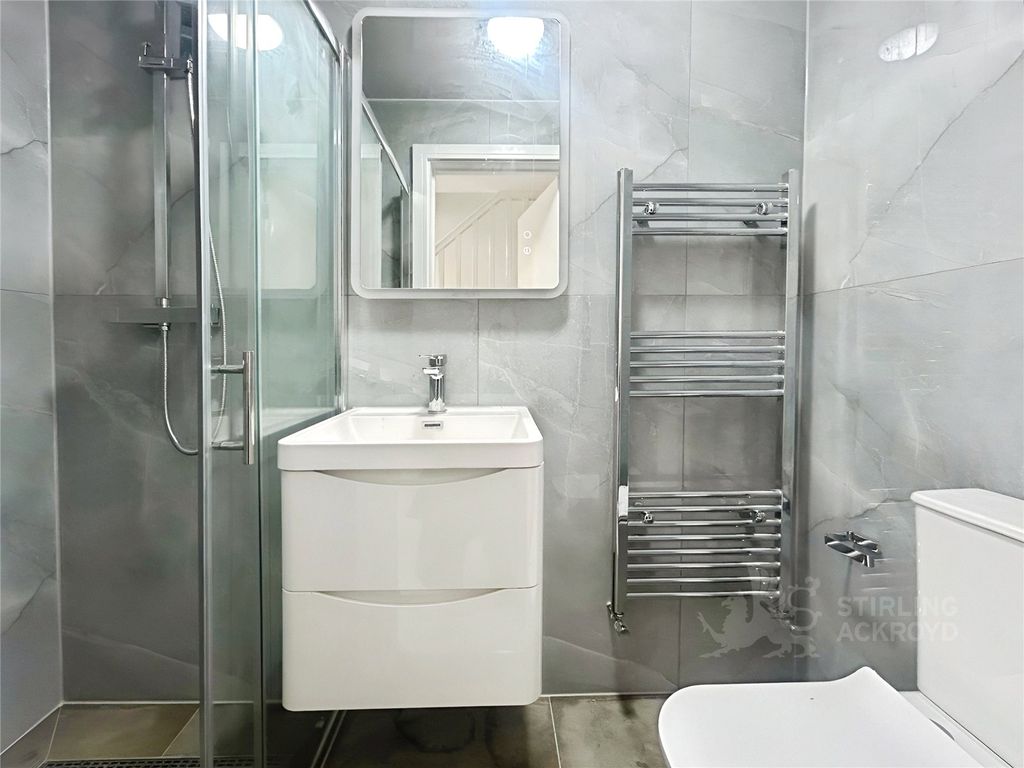 Property photo 2 of 7 Shared Bathroom
