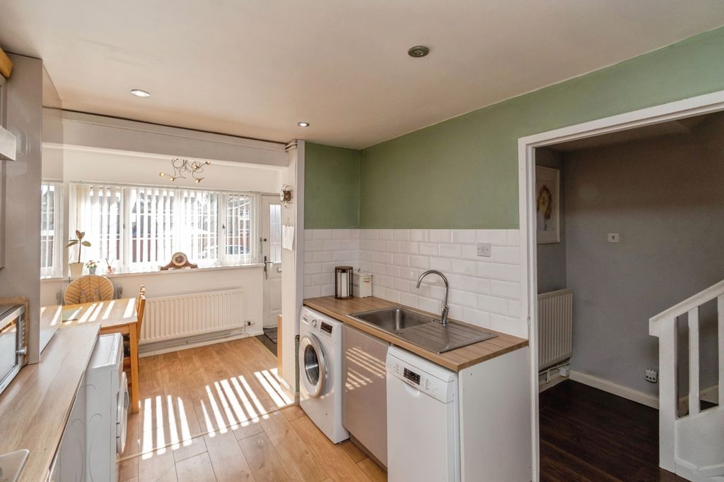 Property photo 3 of 17 Pbox-Img.Jpg