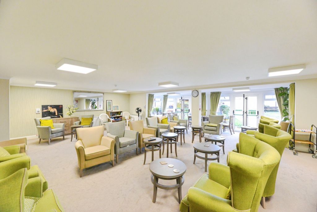 Property photo 1 of 20