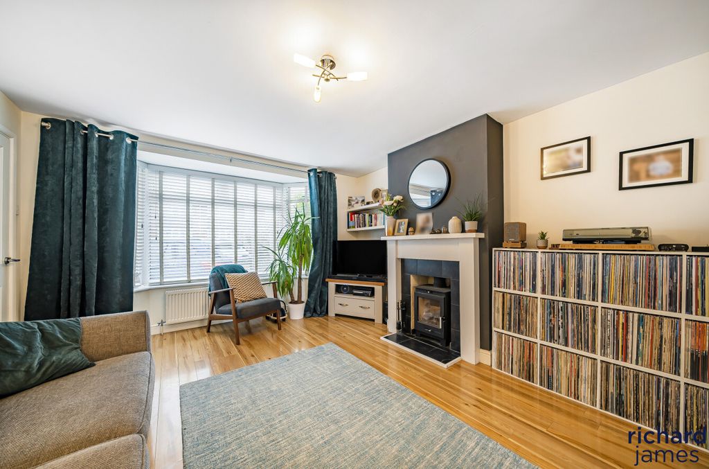 Property photo 2 of 17 5Da38E0E-5d0A-4c2...