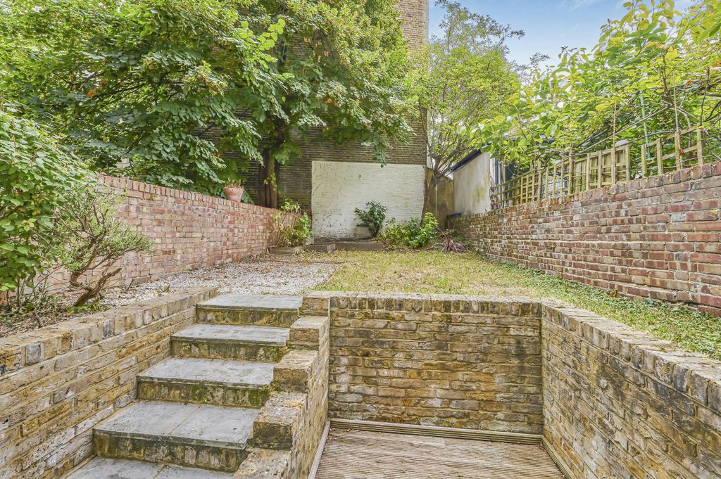 Property photo 1 of 13 Daniel_Watney__Finborough_Road__Finborough_Rd__London__UK_23.Jpg