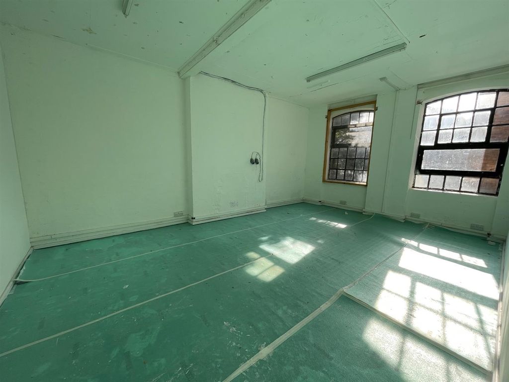 Property photo 1 of 13 1Cdarnleyrd_1Stfloorunits (4).Jpg