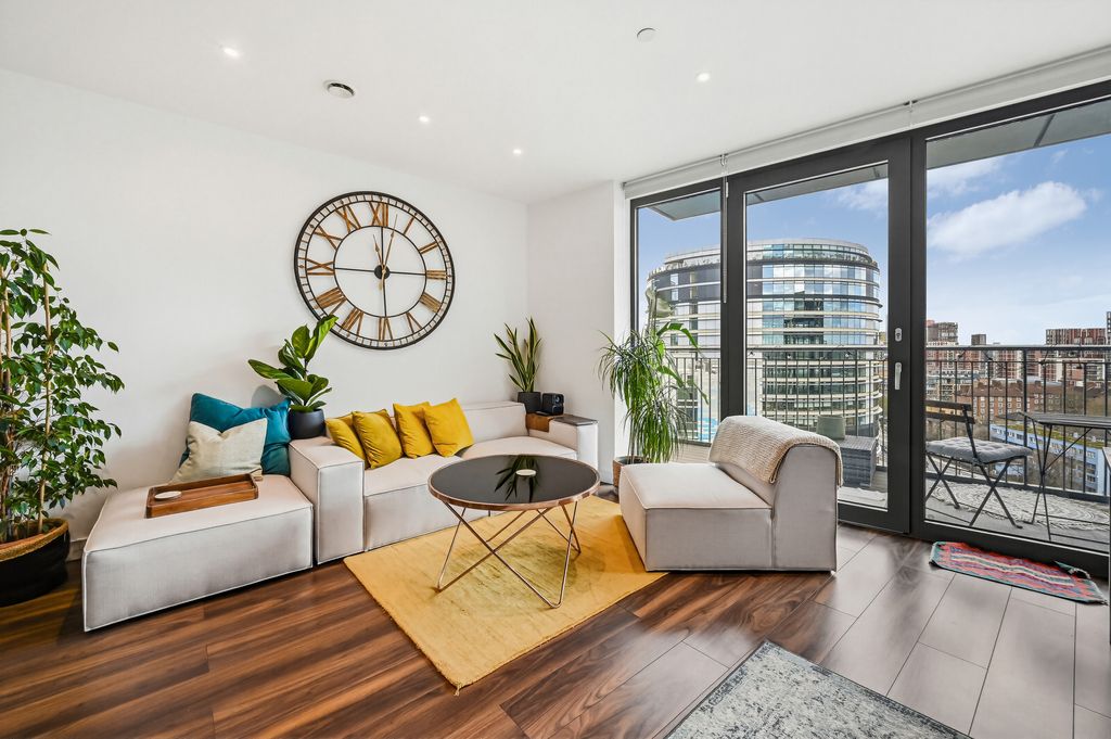 Property photo 1 of 8