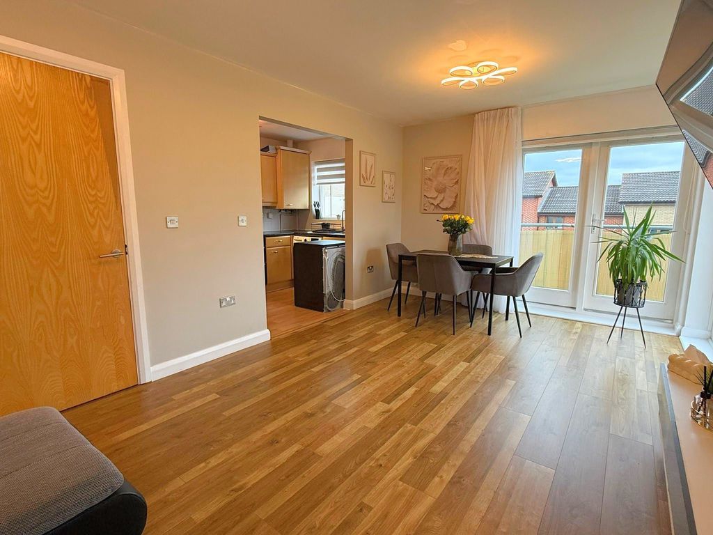 Property photo 2 of 9 Photo 4