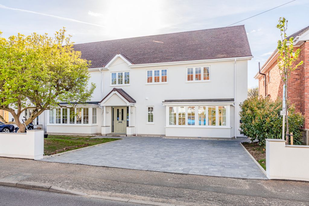 Property photo 1 of 24