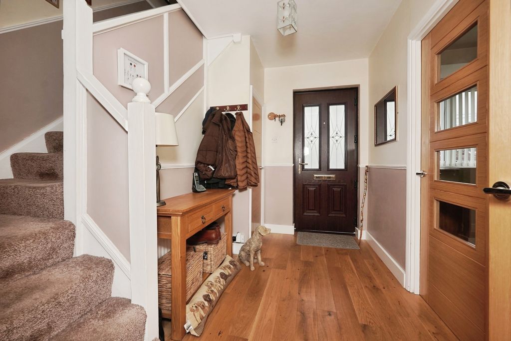 Property photo 3 of 16 Photo