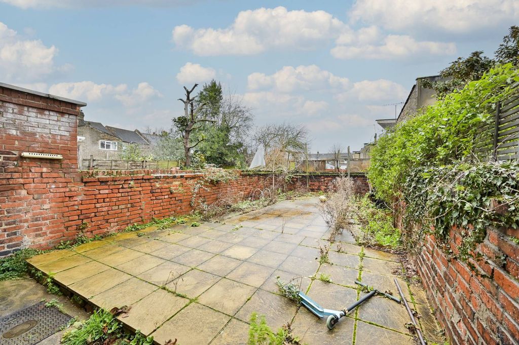 Property photo 2 of 7